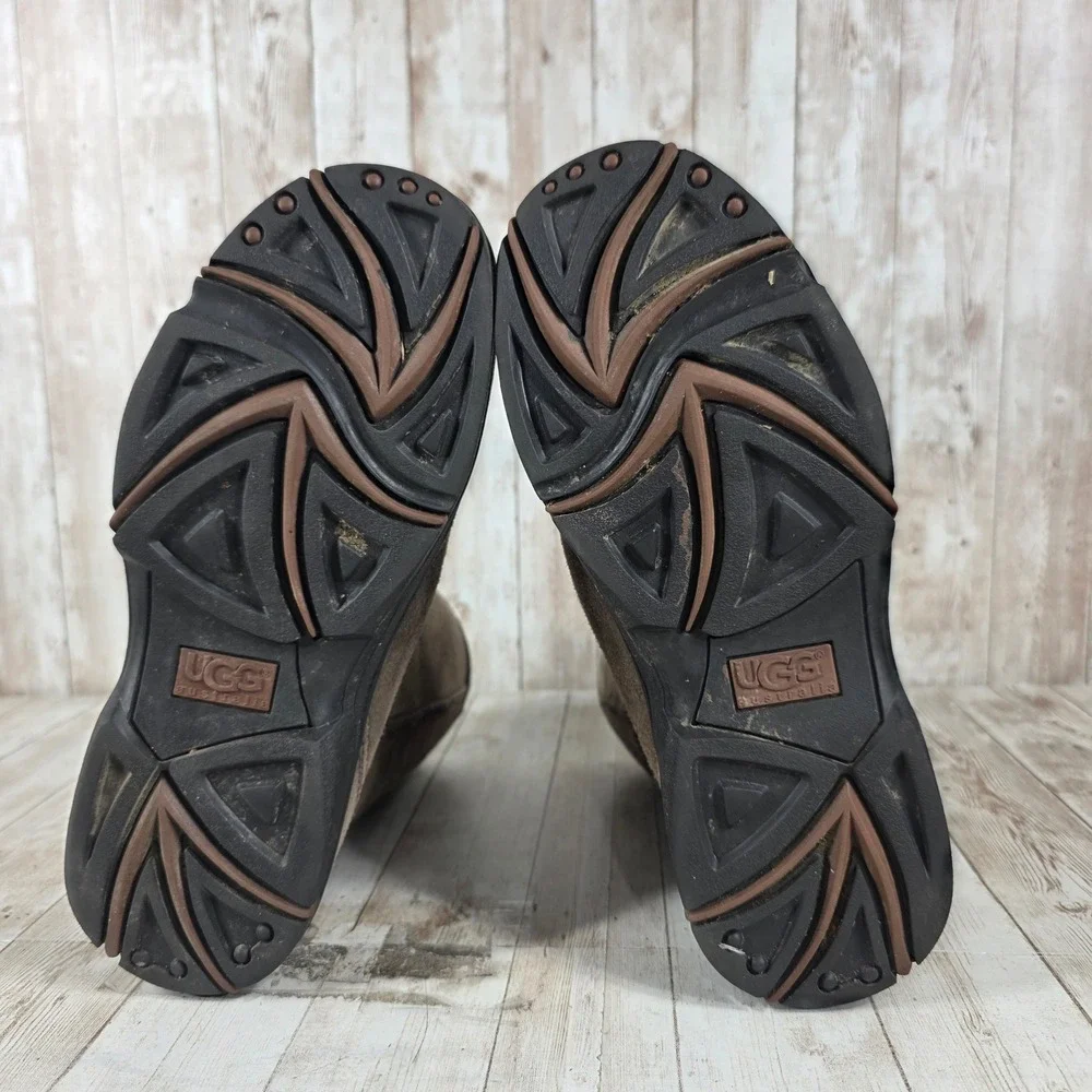 UGG Australia Ultimate Short 5275 Women's Brown Sheepskin Lined Boots Size W6‎